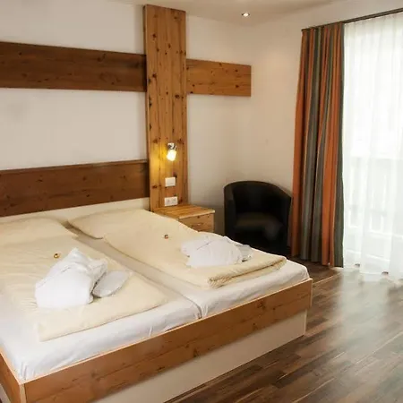Bed Only Montana Ausseerland 4* Bad Mitterndorf